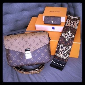 Louis Vuitton Pochette Metis